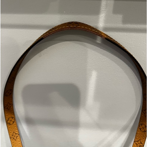 LV On The Go Tote - Picture 7 of 9